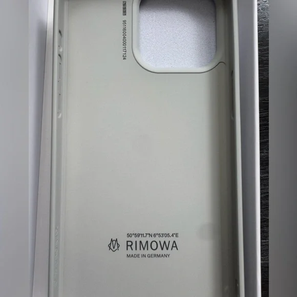 Rimowa iPhone case Aluminum iPhone 16 Pro~16 pro Max - Picture 7 of 8